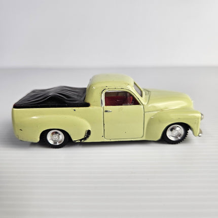 Trax 8002 Crocus Cream Holden FJ Utility 1:43 diecast model side 2