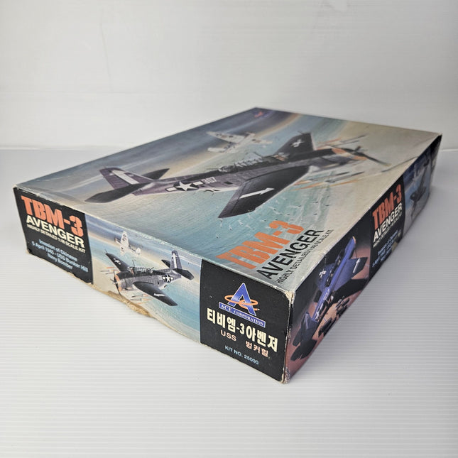 Side angle of ACE Corporation 1:48 TBM-3 Avenger original box