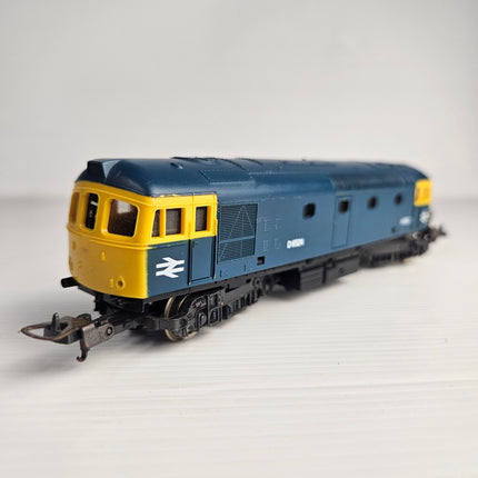 LIMA OO Gauge British Rail Class 33 diesel locomotive D6524 in blue and yellow British Rail livery. 2