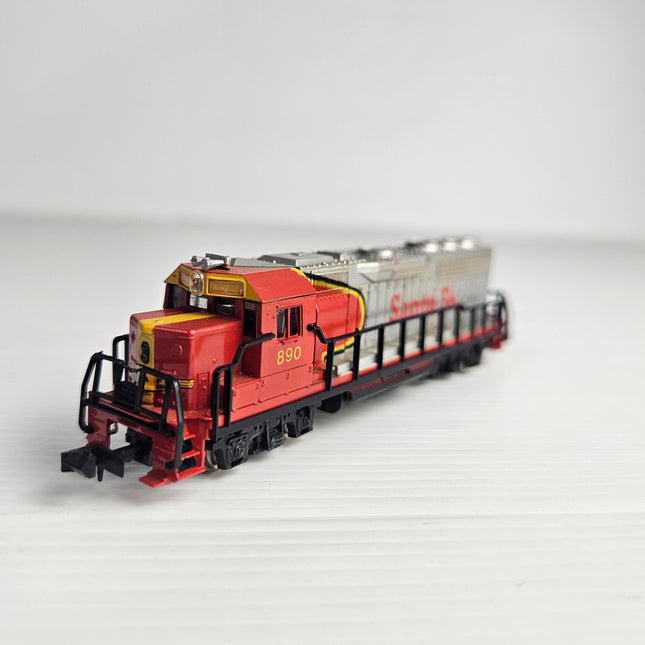 Bachmann N Scale Santa Fe diesel locomotive No. 890 in classic red and silver ATSF livery for model railway layouts.