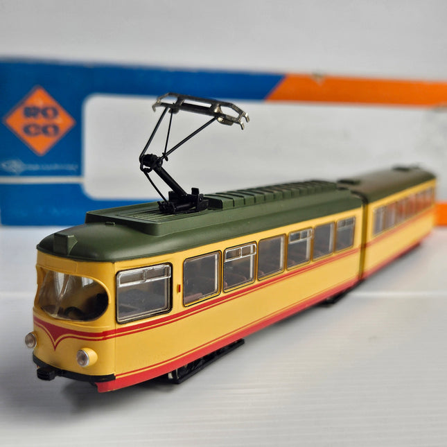 Model of ROCO 8501 HO Scale 2-Car Articulated Duewag GT6 Tram Streetcar Boxed