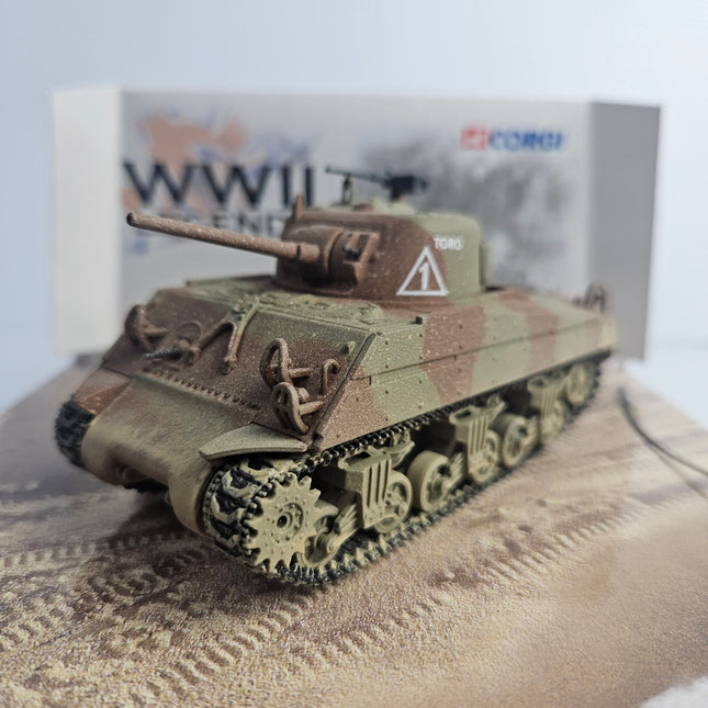 Corgi WWII Legends CC51014 1:50 M4 Sherman USMC Guam tank on presentation base