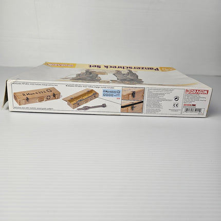 Dragon 1:6 Panzerschreck Set box side showing ammunition accessories