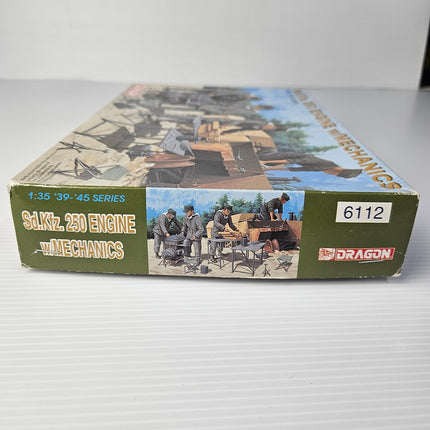 Dragon 6112 Sd.Kfz. 250 Engine with Mechanics original box end