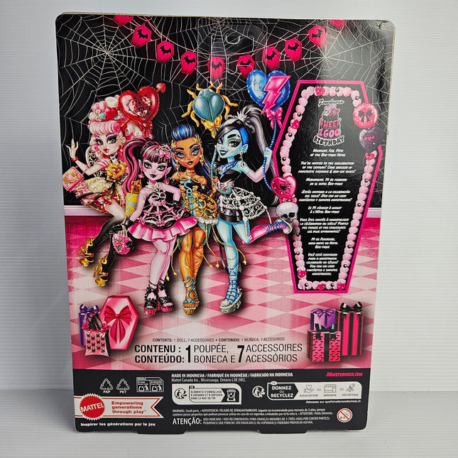 Rear artwork of Monster High Scary Sweet Birthday Cleo De Nile doll packaging