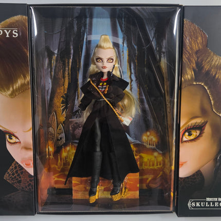 Interior artwork of Monster High Skullector The Lost Boys David collector doll packaging