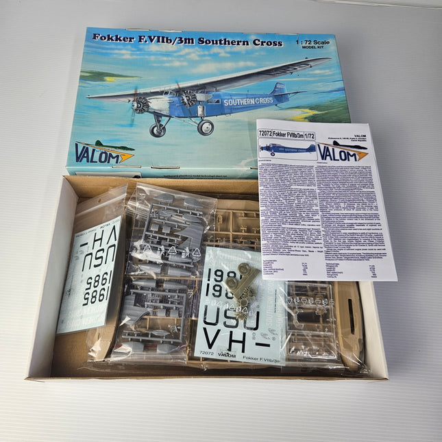 Valom Fokker F.VIIb/3m Southern Cross kit contents decals and instructions